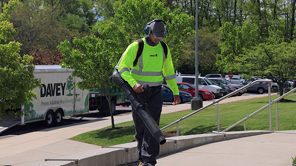 Commercial Case Study Cuyahog Library Sideimage3 608X341