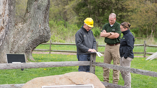B2b Blog Commercial Property Spring Prep Planning Walk The Property Sideimage2 608X341
