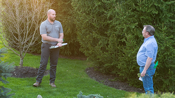 B2b Blog Commercial Property Spring Prep Planning Walk The Property Sideimage3 608X341