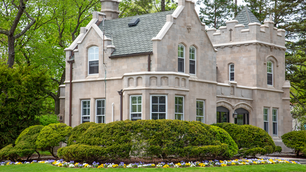 225 Woodlawn Sideimage 608X341